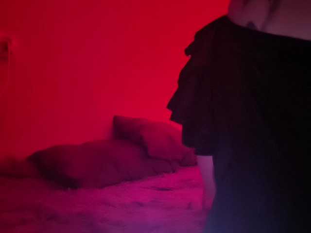 Elyaaa live cam on BongaCams
