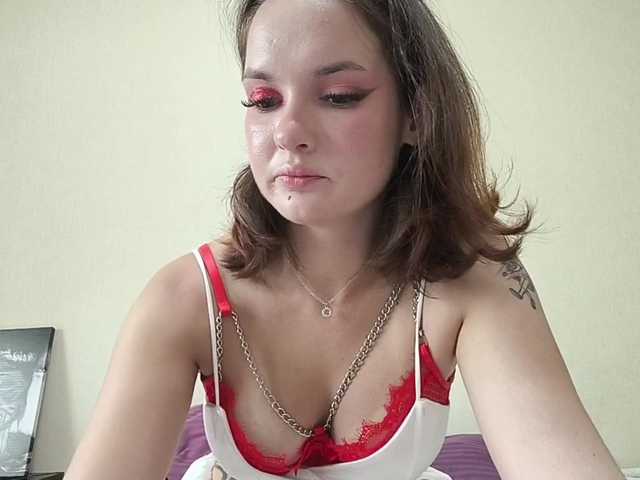 Elyaaa live cam on BongaCams
