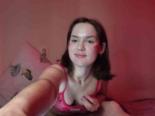 Elyaaa webcam