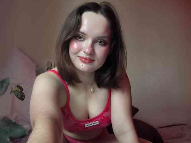 Elyaaa webcam