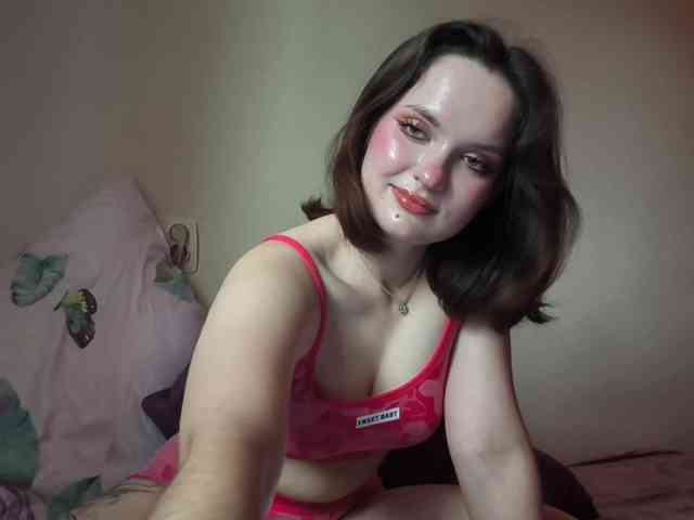 Elyaaa webcam