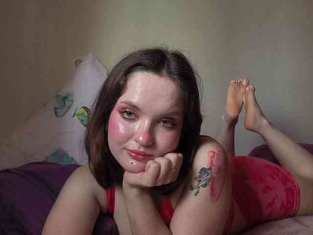 Elyaaa webcam