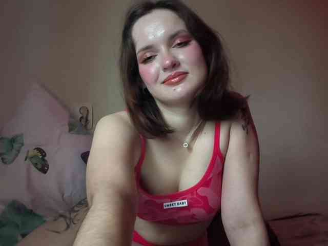 Elyaaa webcam