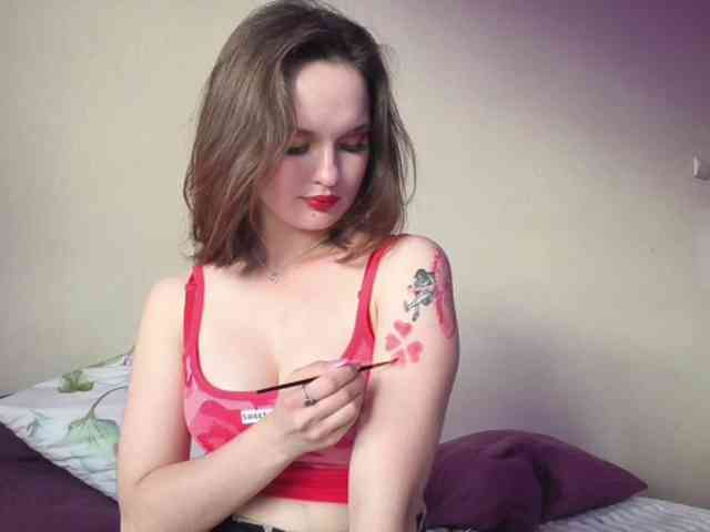 Elyaaa webcam