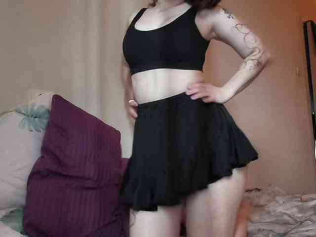 Elyaaa webcam
