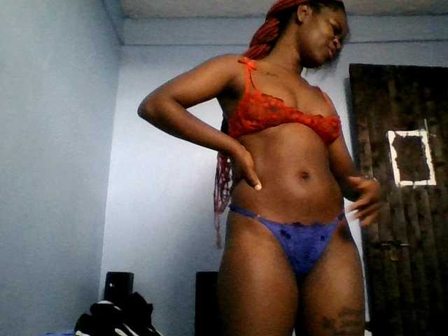 Sweetpussy22 live cam on BongaCams