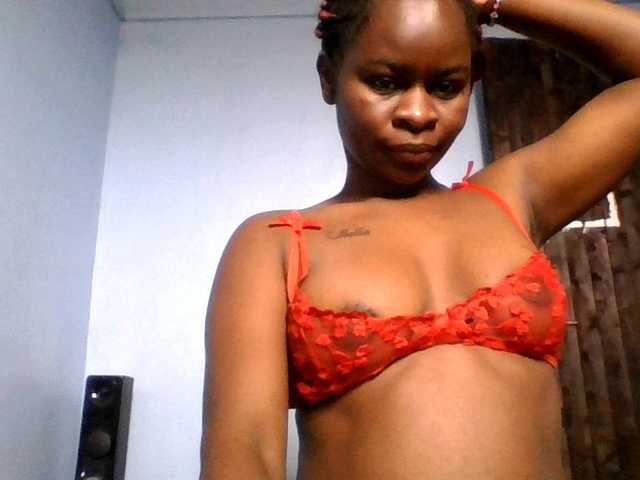 Sweetpussy22 live cam on BongaCams