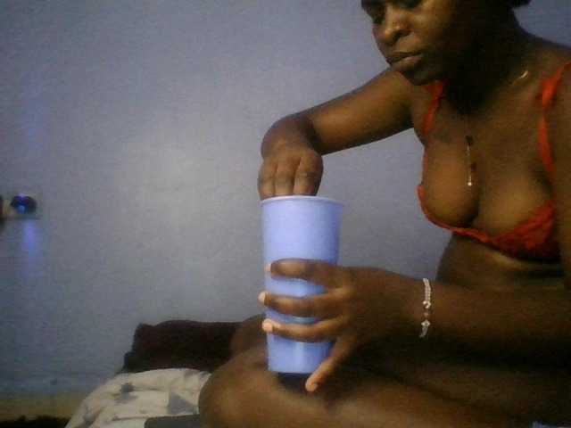 Sweetpussy22 live cam on BongaCams