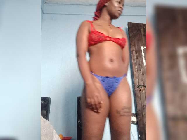 Sweetpussy22 live cam on BongaCams