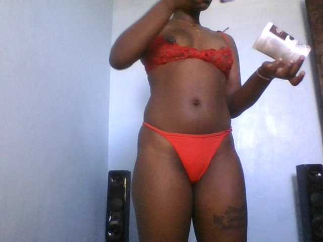 Sweetpussy22 live cam on BongaCams