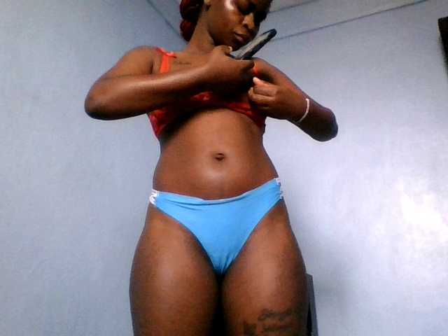 Sweetpussy22 live cam on BongaCams
