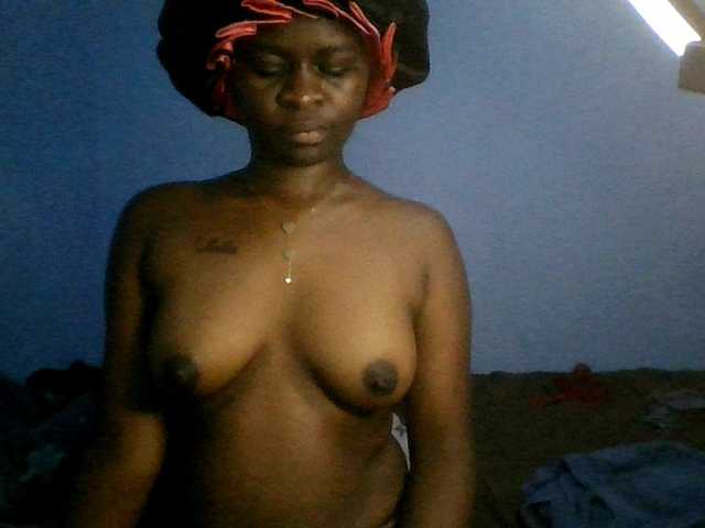 Sweetpussy22 live cam on BongaCams