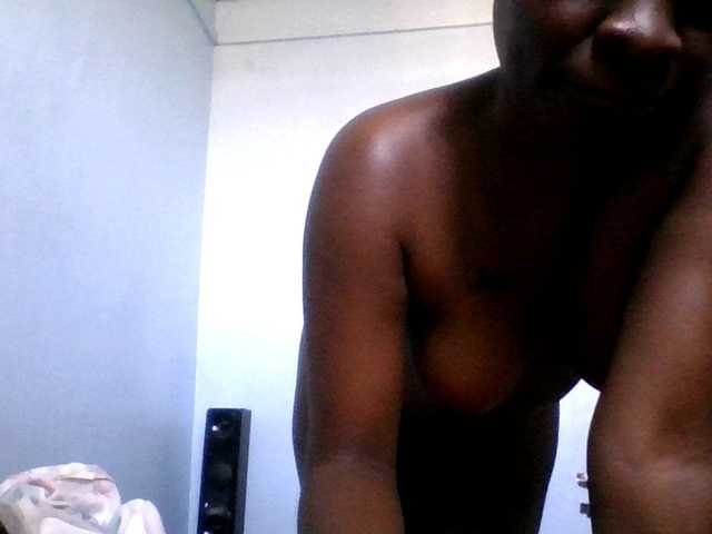 Sweetpussy22 live cam on BongaCams