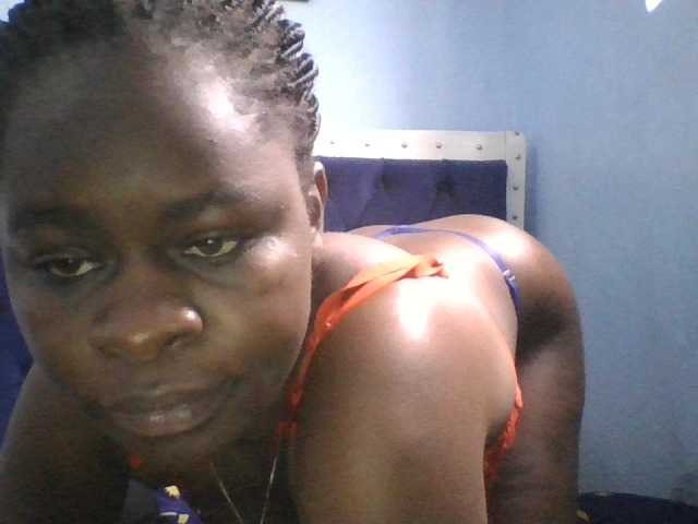 Sweetpussy22 live cam on BongaCams