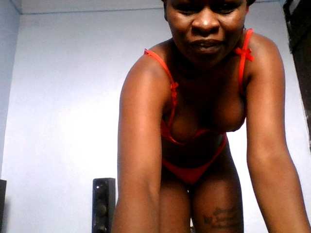 Sweetpussy22 live cam on BongaCams