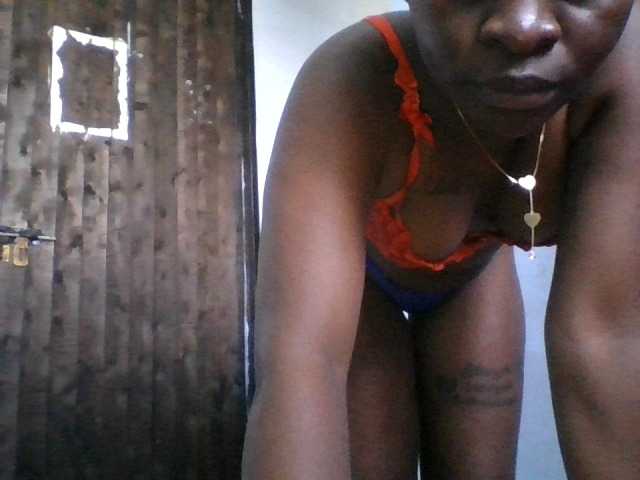 Sweetpussy22 live cam on BongaCams