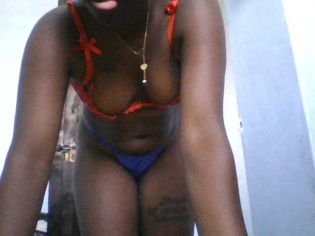 Sweetpussy22 live cam on BongaCams