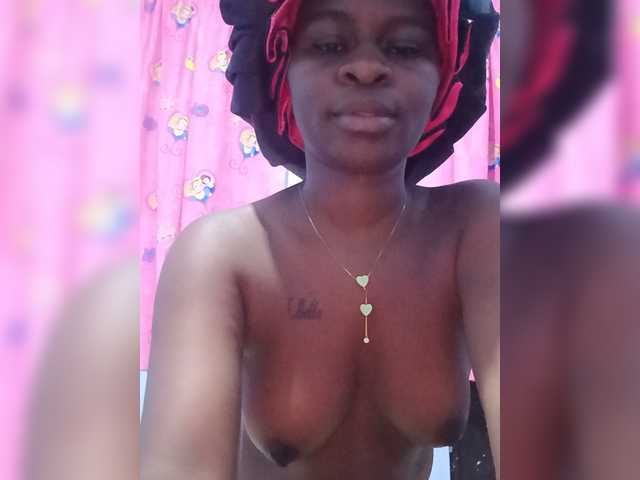 Sweetpussy22 live cam on BongaCams