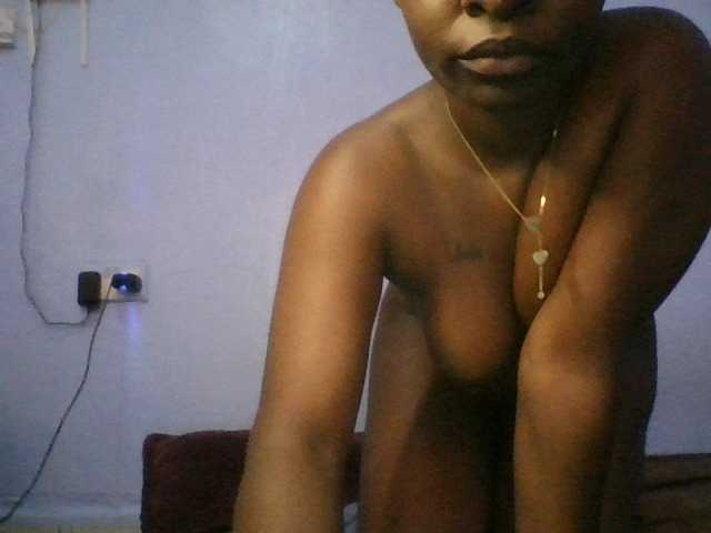 Sweetpussy22 live cam on BongaCams