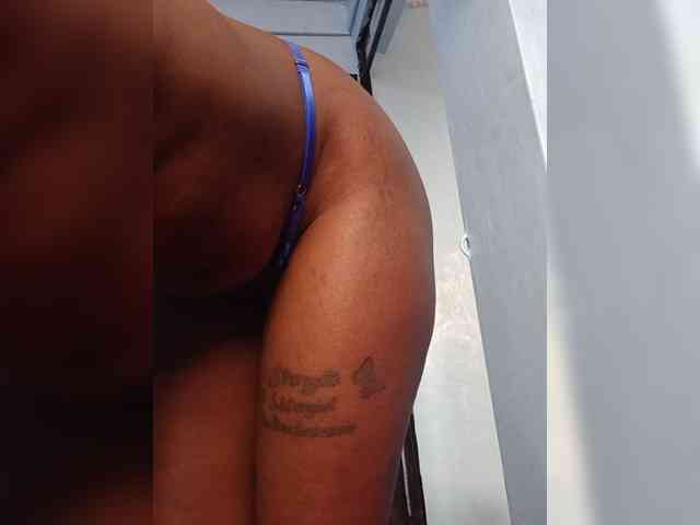 Sweetpussy22 webcam
