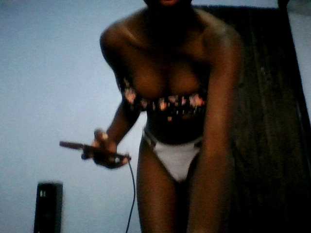 Hornygal21 live cam on BongaCams