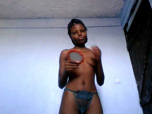 Hornygal21 live cam on BongaCams