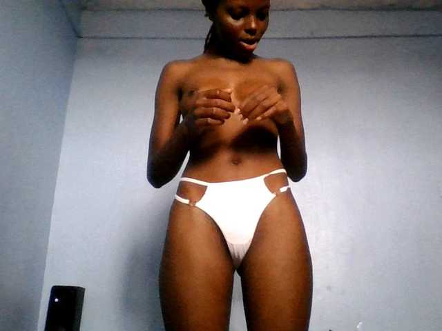 Hornygal21 live cam on BongaCams
