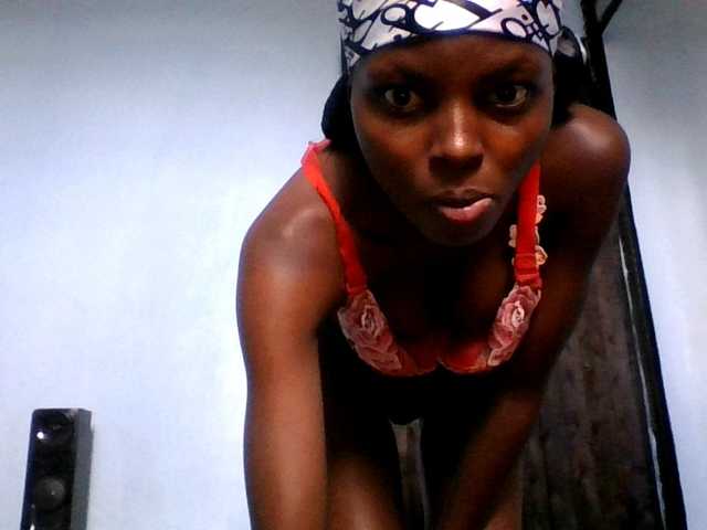 Hornygal21 live cam on BongaCams