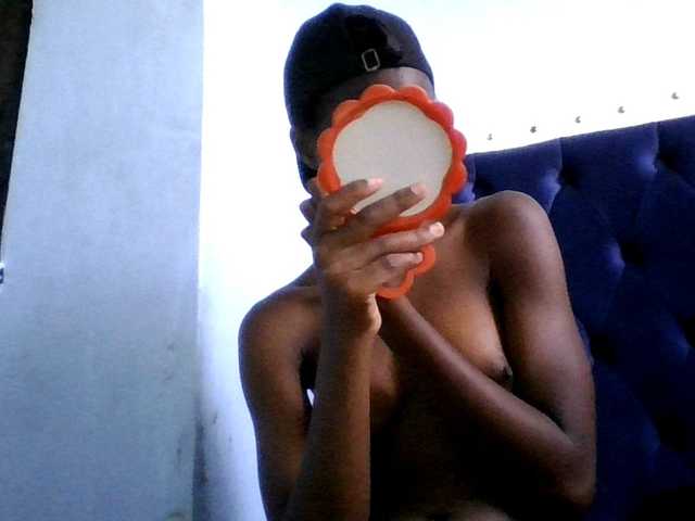 Hornygal21 live cam on BongaCams