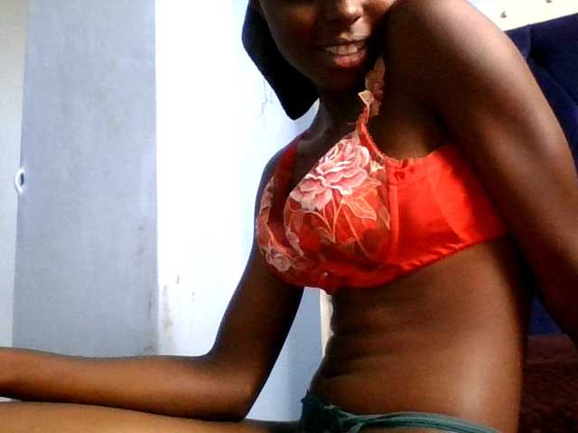 Hornygal21 live cam on BongaCams