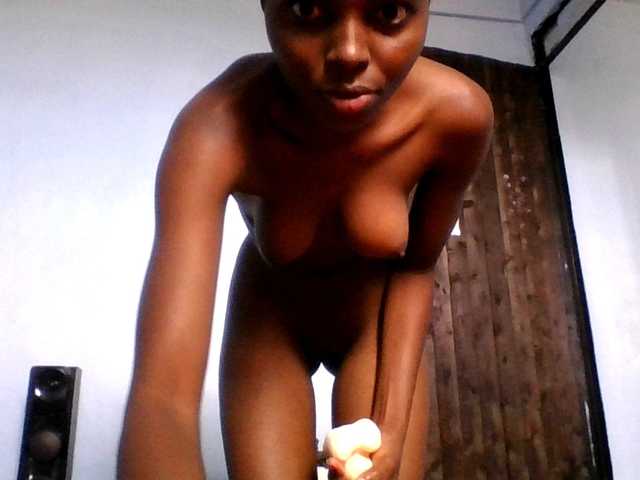 Hornygal21 live cam on BongaCams