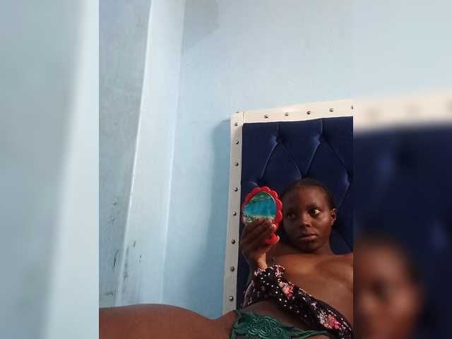 Hornygal21 live cam on BongaCams
