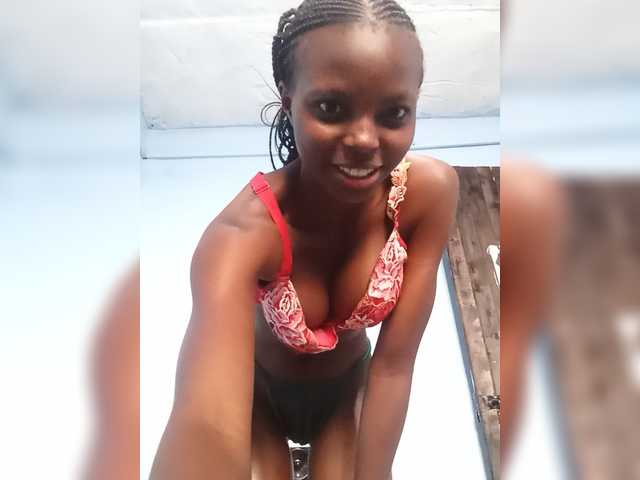Hornygal21 live cam on BongaCams