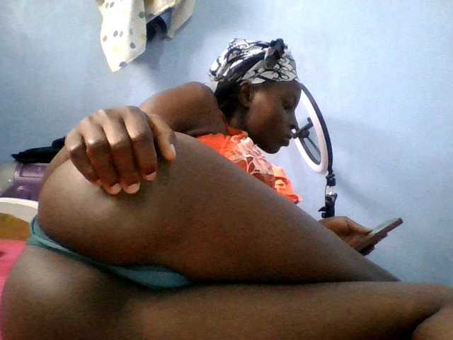 Hornygal21 live cam on BongaCams