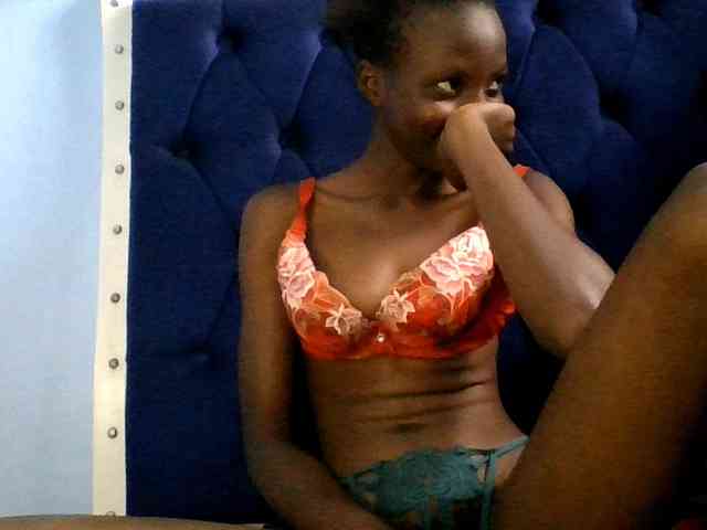 Hornygal21 webcam