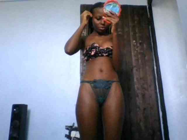 Hornygal21 webcam