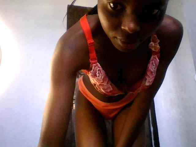 Hornygal21 webcam