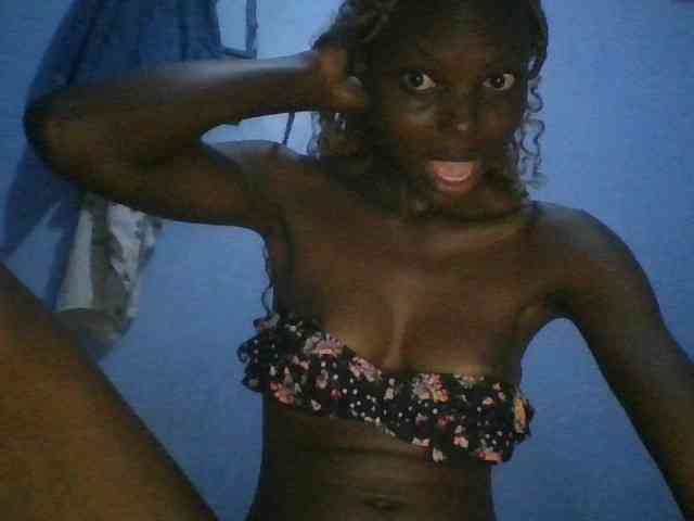 Hornygal21 webcam