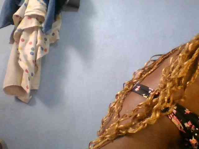 Hornygal21 webcam