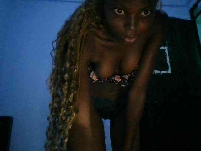 Hornygal21 webcam