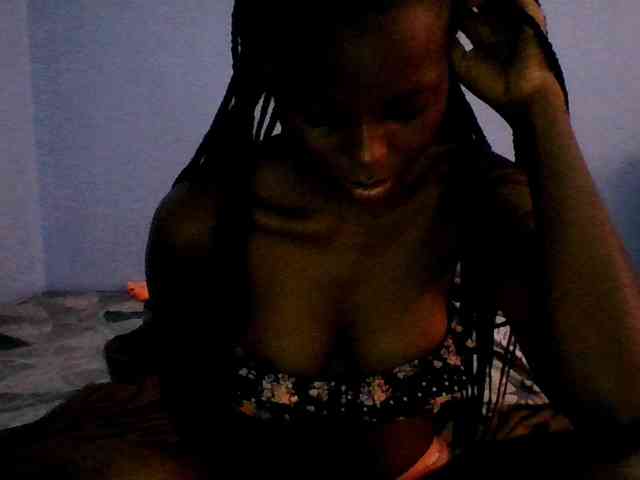 Hornygal21 webcam