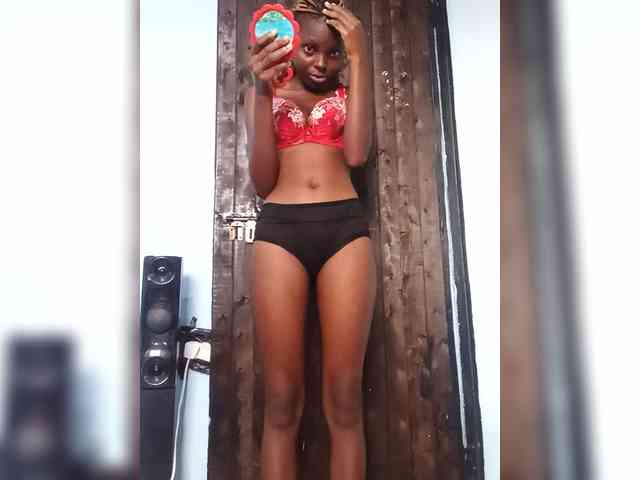 Hornygal21 webcam