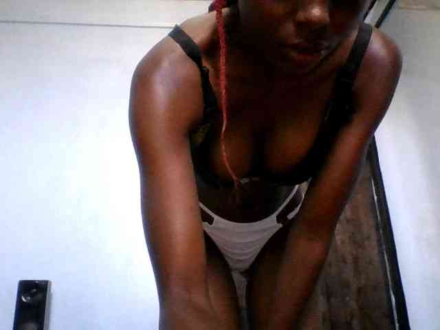 Hornygal21 webcam