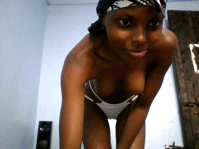 Hornygal21 webcam