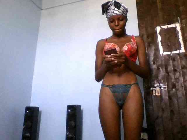Hornygal21 webcam