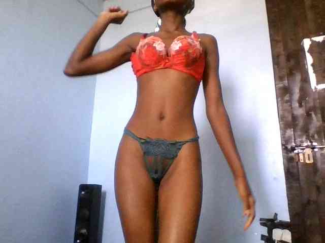 Hornygal21 webcam