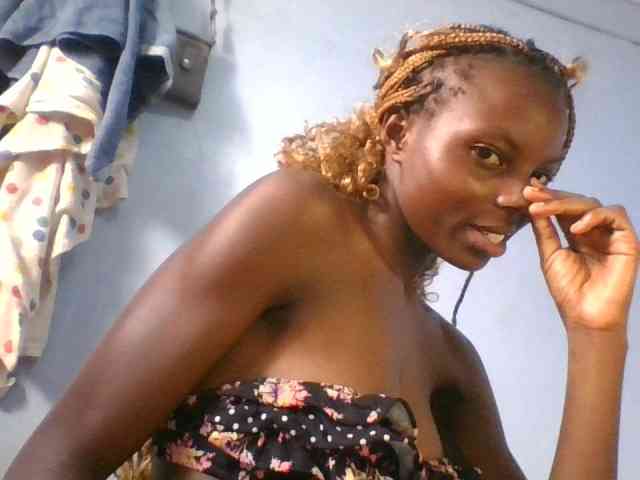 Hornygal21 webcam