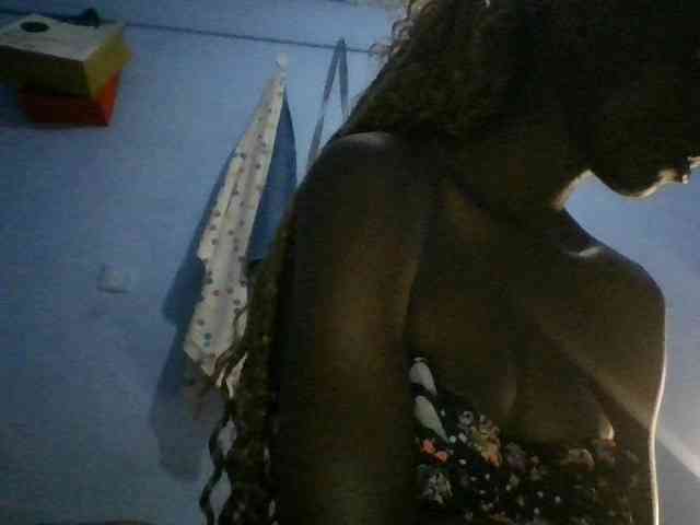 Hornygal21 webcam
