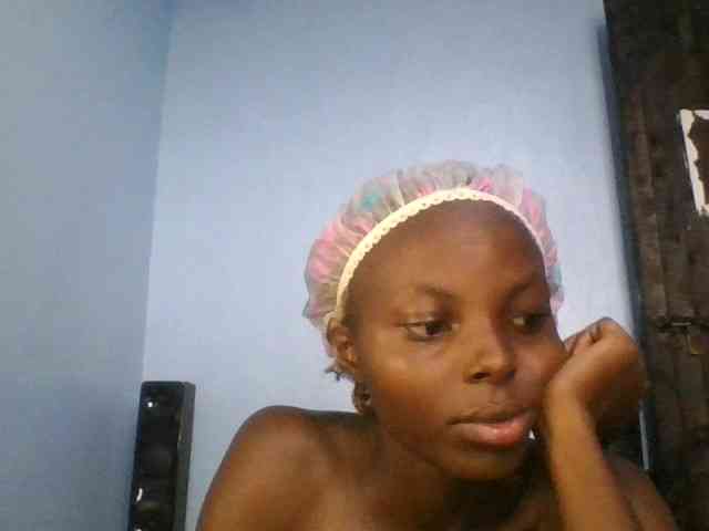 Hornygal21 webcam