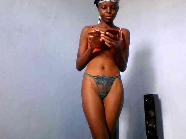 Hornygal21 webcam